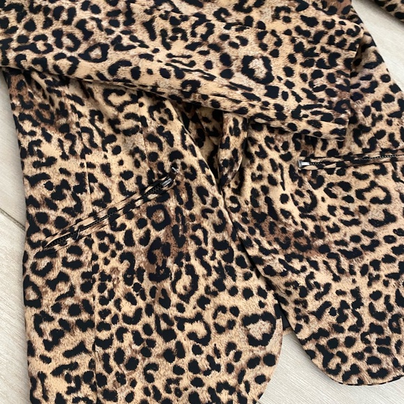 Daniel Rainn Small Leopard Print Blazer - Picture 3 of 5